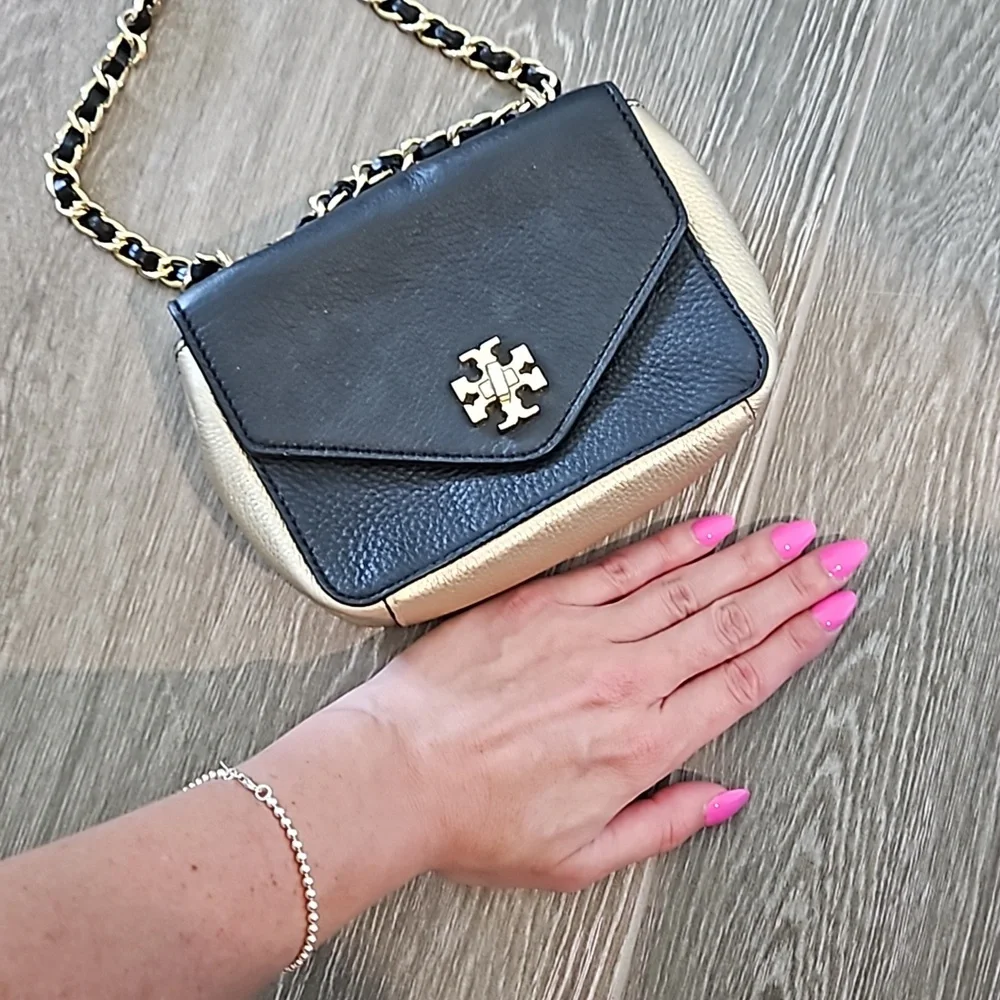 Black and gold tory burch purse - Picture 5 of 8